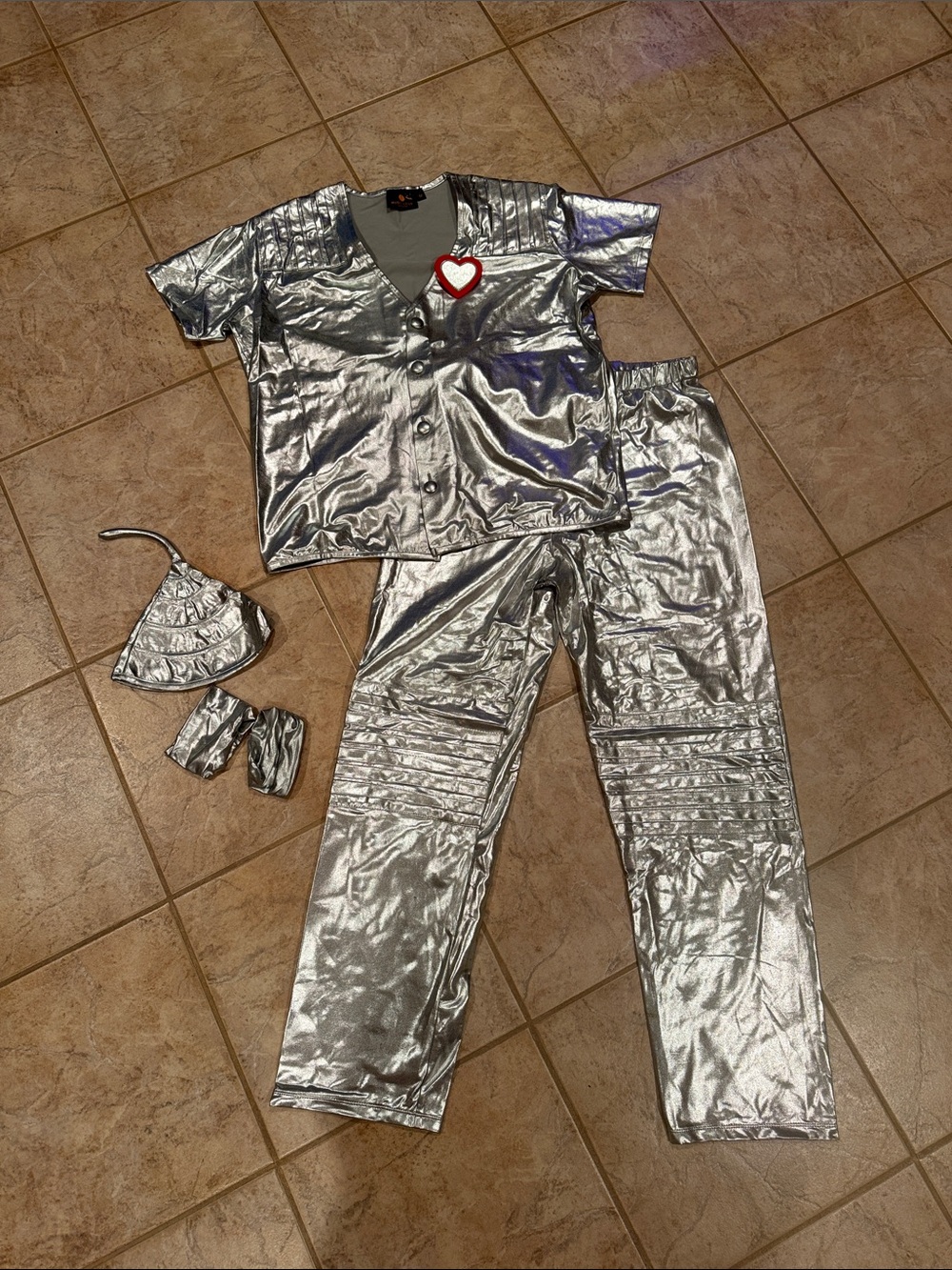 Music Legs Silver Metallic Men's Wizard of Oz Tin Man Set with Hat & Cuffs